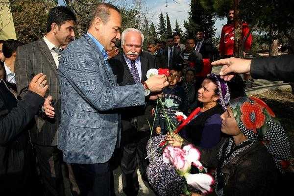 Adana’da Hikmet Akçam’dan MHP’ye Tam Destek